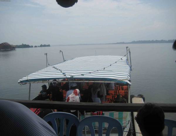 قارب الانطلاق في الغوريلا في بينانج