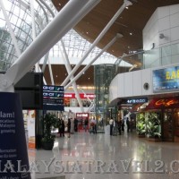 Kuala Lumpur International Airport مطار كوالالمبور الدولي