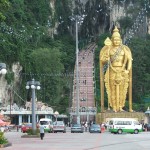 Batu Caves in Kuala Lumpur المعبد الهندي كهوف باتو في ماليزيا