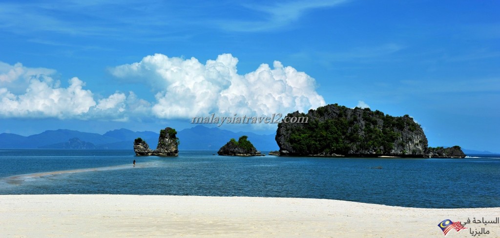 Tanjung-Rhu-Beach1