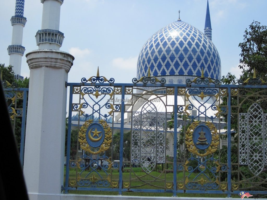 blue mosque malaysial14