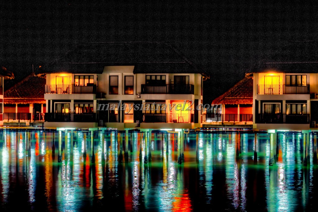 Golden Palm Tree Resort at Night HDR / SML.20110203.7D.07234-072